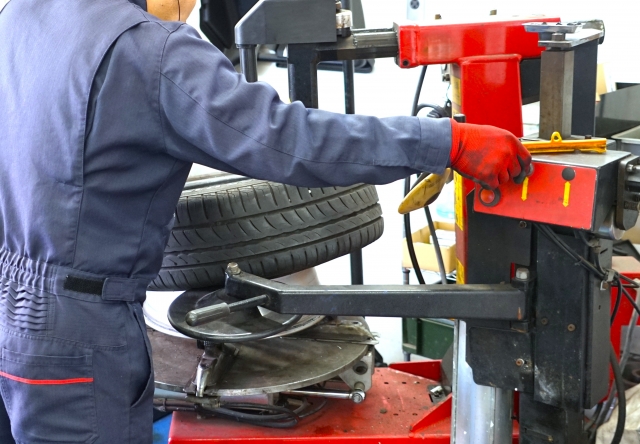 タイヤ交換が早いだけで本当に安心？スピードと安全を両立する、新日本タイヤ販売株式会社のタイヤ交換サービス